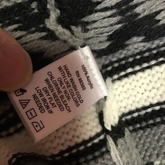 Southwest vibes oversized poncho sweater - Picture 4 of 10